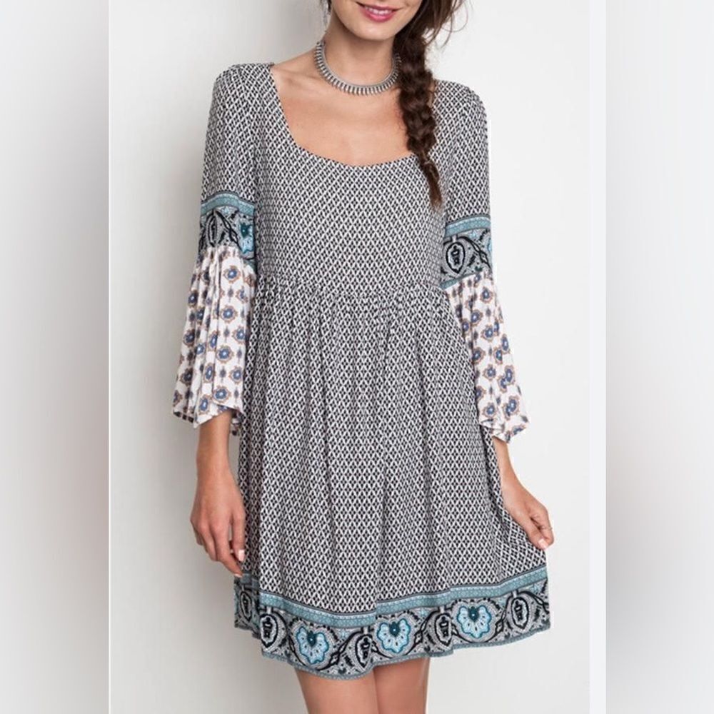Umgee Printed Boho Flowy Tie Back Dress Size Medium
